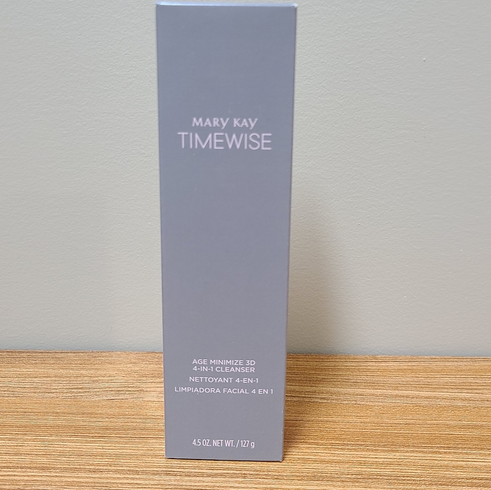NIB Mary Kay 3D 4 in 1 Cleanser